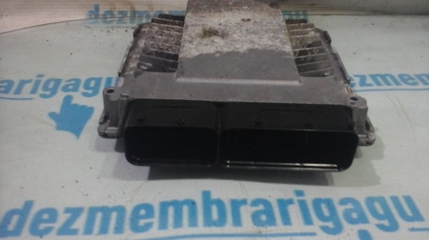 Calculator motor ecm ecu Volkswagen Passat 3c (2005-)