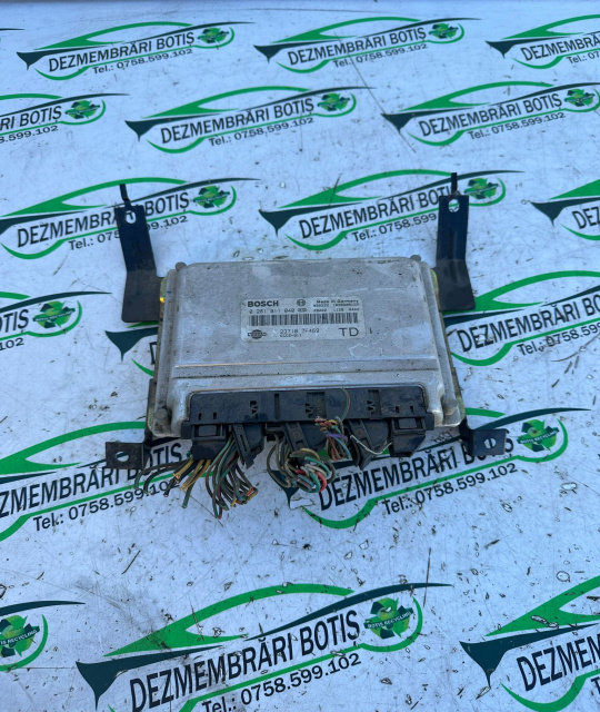 Calculator motor ECU 0 281 011 040 Nissan Terrano R20 [2th facelift] [1999 - 2004] SUV 5-usi 2.7 TD MT AWD (125 hp)