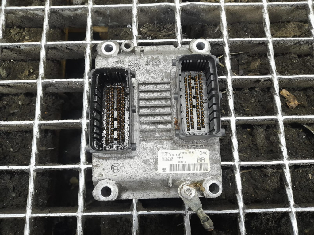 Calculator motor ECU 0261208396 1.4 benzina Z14XEP Opel Astra H [2004 - 2007] 1.4 benzina Z14XEP