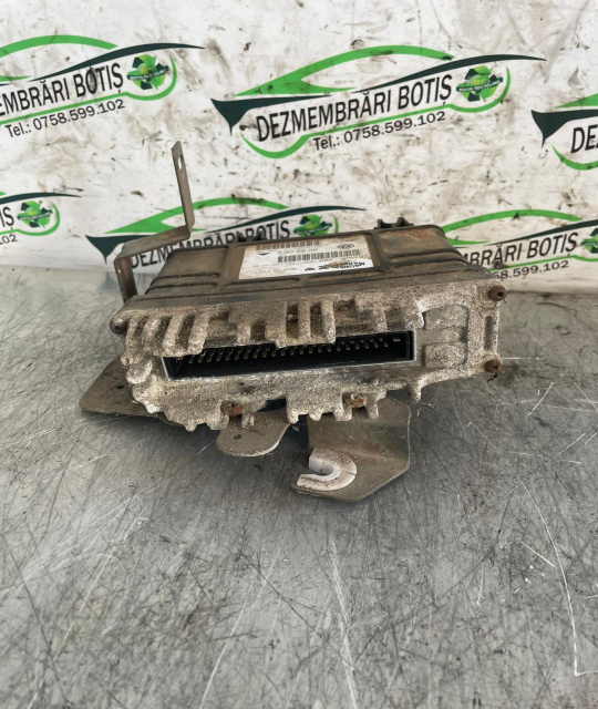 Calculator motor ECU 6K0 906 030 D Volkswagen VW Polo 3 6N [1994 - 2001] Variant wagon 1.6 MT (75 hp)
