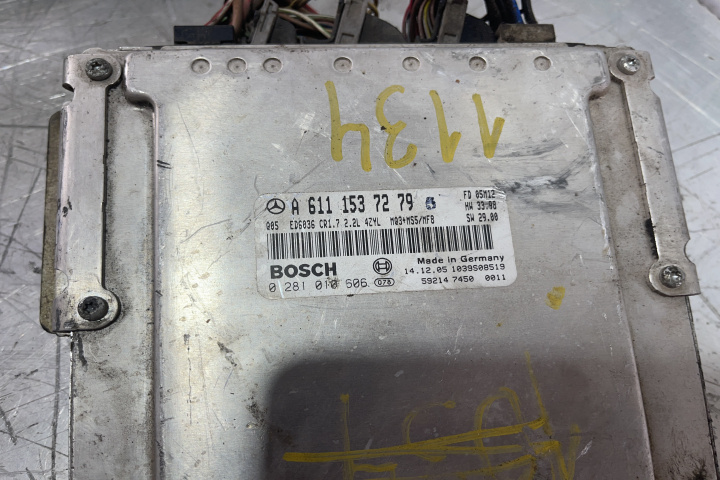 Calculator motor ECU A6111537279 / A 611 153 72 79 Mercedes-Benz Vito W638 [1996 - 2003] Minivan 108 CDI MT (82 hp)