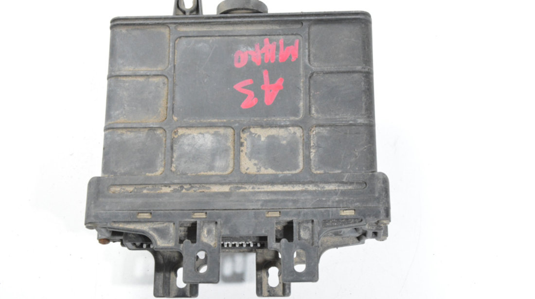 Calculator Motor / ECU Audi A3 (8L1) 1996 - 2003 5DG007971, 01M927733FE