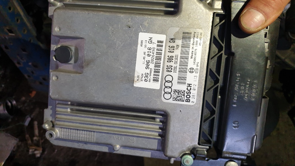 Calculator motor ECU Audi A4 B7 2007 Limuzina 2.0 TDI