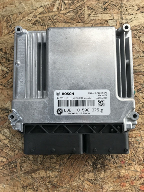 Calculator motor ECU E87 118d hatchback 2009 (8506375)