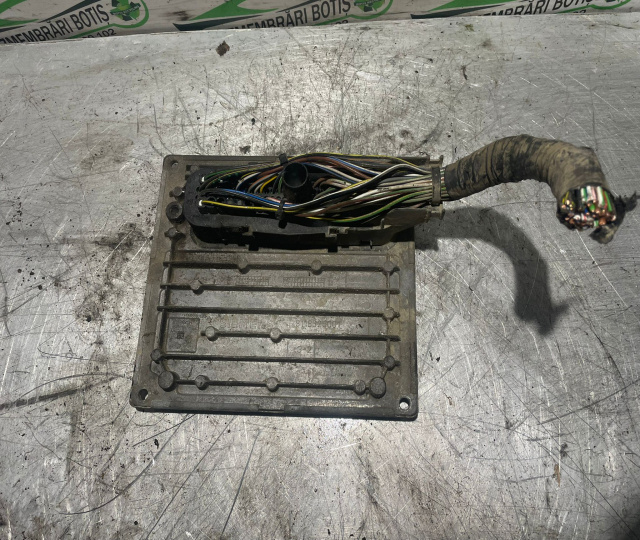 Calculator motor ECU Ford Fiesta 5 [2001 - 2007] Hatchback 5-usi 1.3 MT (70 hp)
