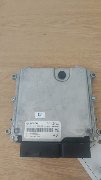 Calculator motor ECU Honda CR-V 2.2 CTDI 4WD cod motor RHF transmisie manuala an 2013 cod 0281030095
