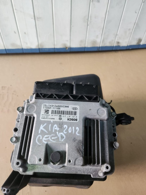 Calculator motor ECU Kia Cee'd 1.6 CRDI combi cod motor D4FB an 2012 cod 39111-2A511 / 0281017216