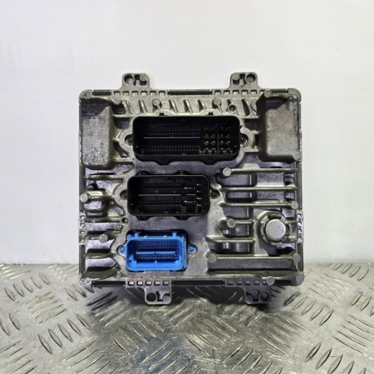 Calculator motor ECU Opel Astra K facelift 2019 2021 1.6 CDTI 55493025