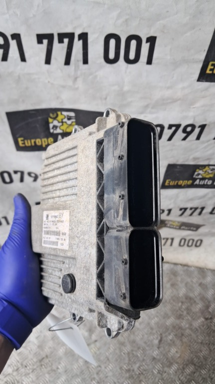 Calculator motor ECU Opel Meriva an 2007 cod 55198927