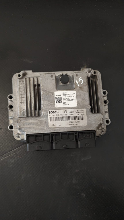 Calculator motor ,ECU Renault Megane 2 1.9DCi COD 8200705747 0281013907 8200705748 FACTURA SI GARANT...