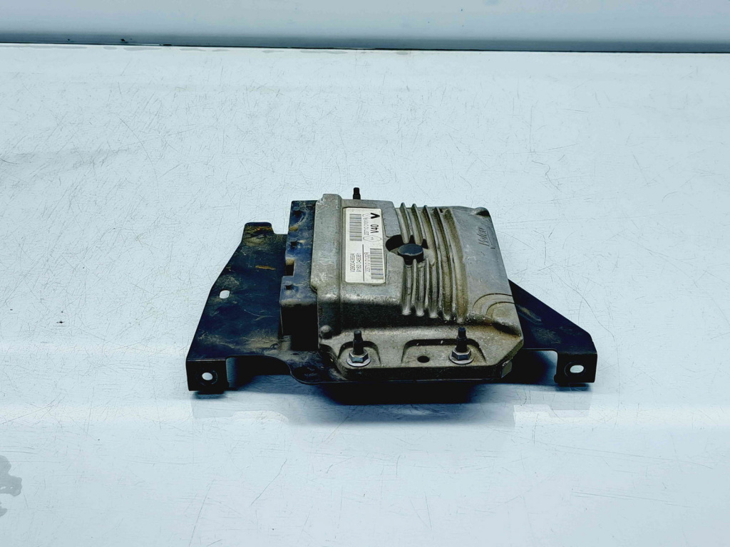 Calculator motor ECU Renault Megane 3 (B95) [Fabr 2008-2016] 237100132R 1.6 Benz K4M858 81KW / 110CP