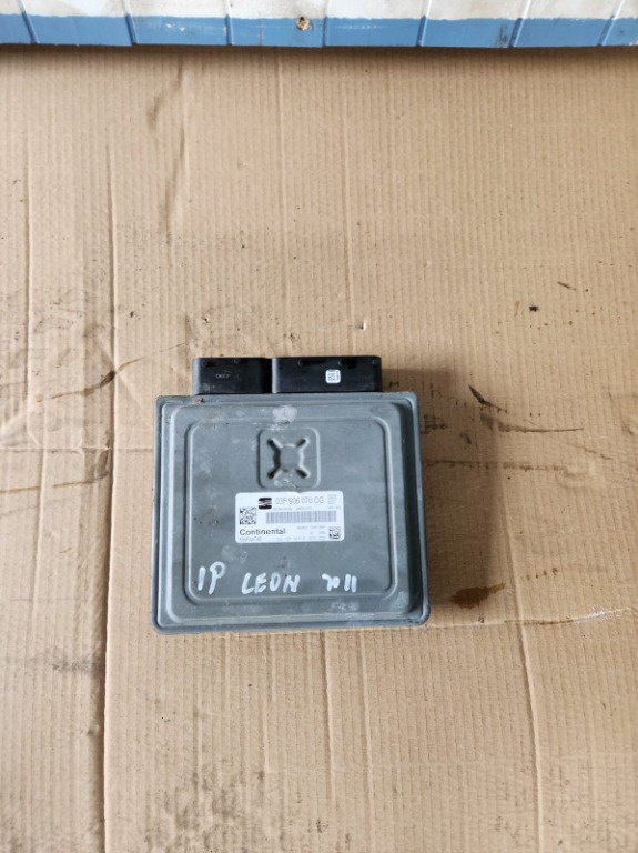 Calculator motor ECU Seat Leon 1P 1.2 TSI an 2011 Cod : 03F906070CG