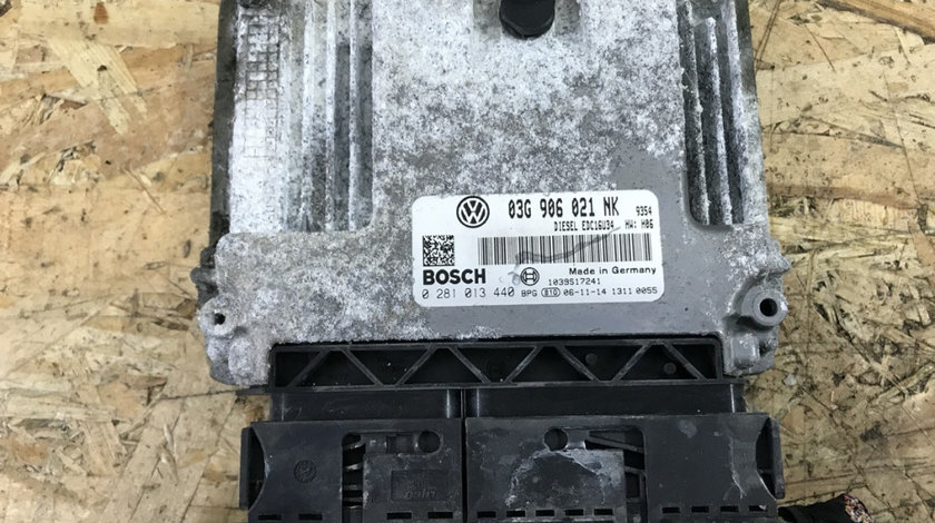 Calculator motor ECU VOLKSWAGEN PASSAT B6 2.0 TDI Highline combi 2007 (03G906021NK)