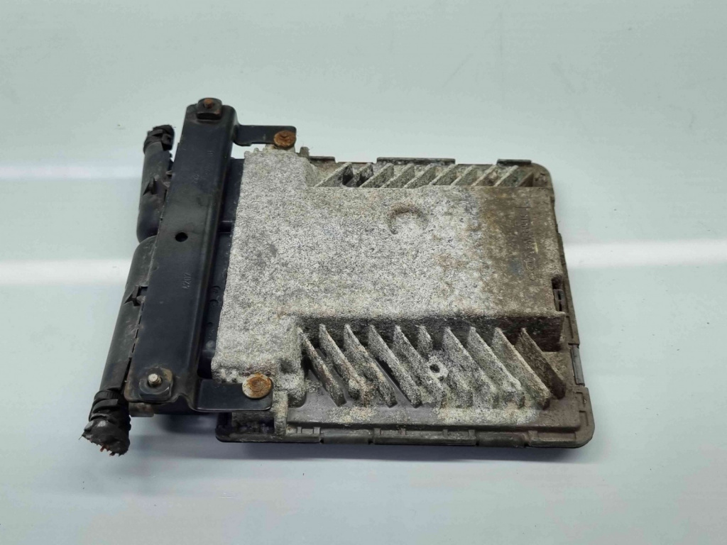 Calculator motor ECU Volkswagen Passat B6 (3C2) [Fabr 2005-2010] 03G906018FG 2.0 TDI BKP 103KW / 140CP 2.0 TDI BKP 103KW / 140CP