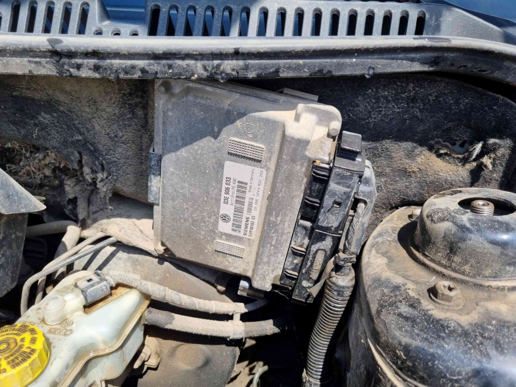 Calculator motor ECU Volkswagen Polo (9N) [Fabr 2001-2008] 03E906033