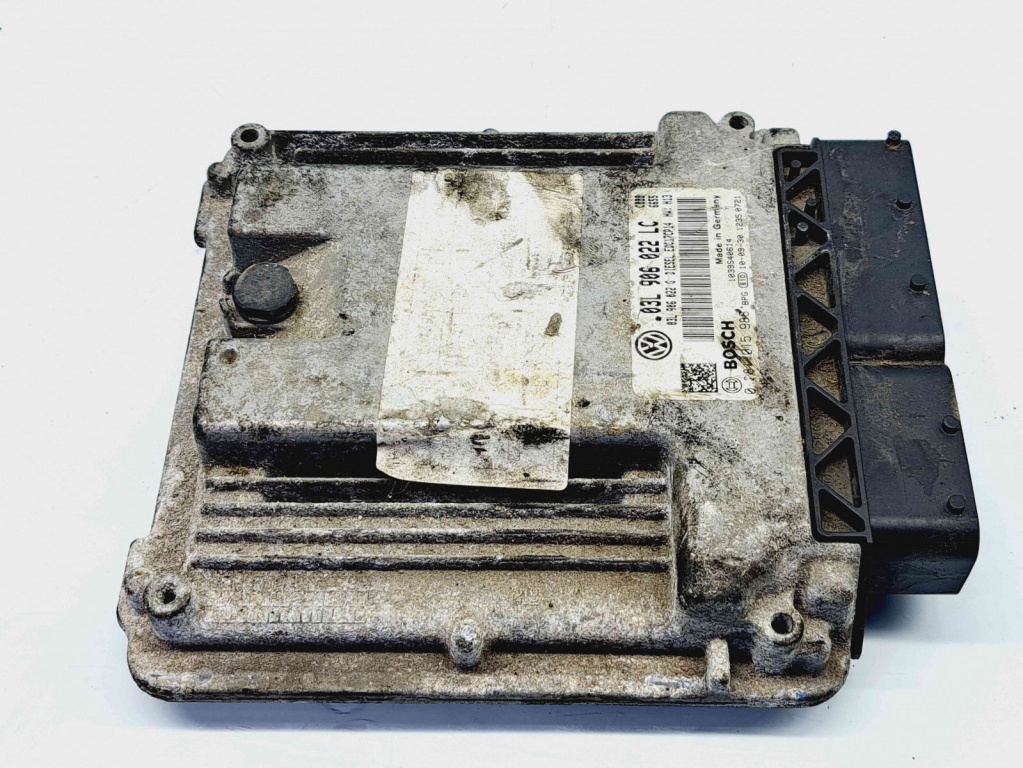 Calculator motor ECU Volkswagen Scirocco (137) Coupe [Fabr 2008-2017] 03L906022LC 0281015988 2.0 TDI CBBB 125KW / 170CP 2.0 TDI CBBB 125KW / 170CP