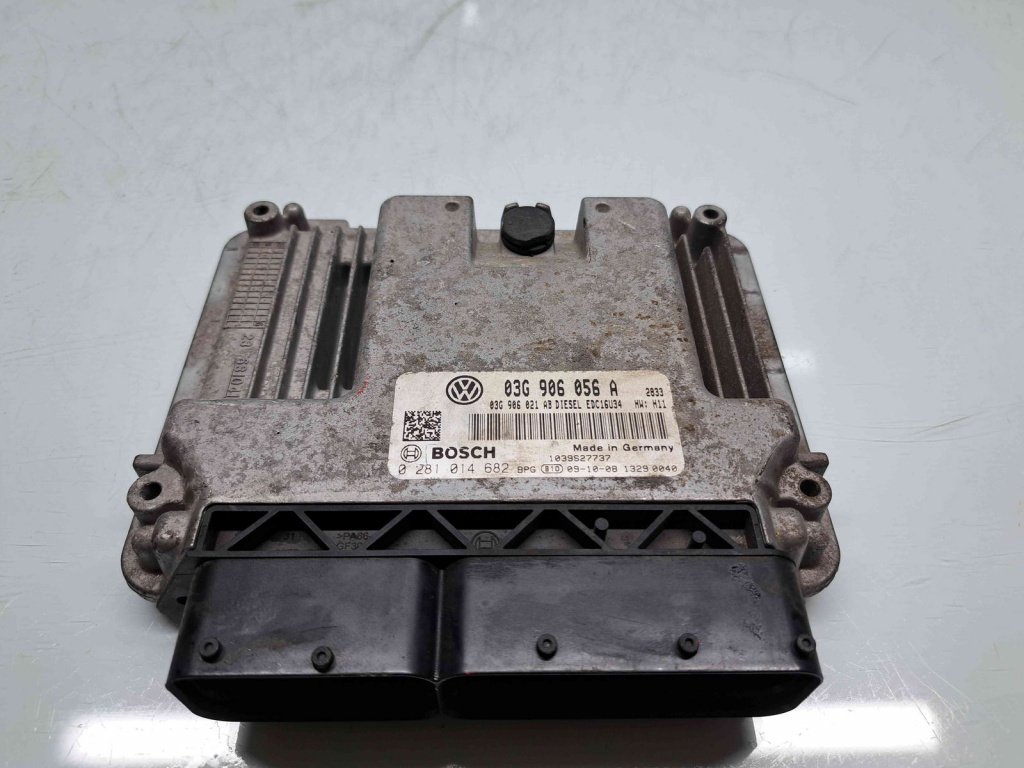 Calculator motor ECU Volkswagen Touran (