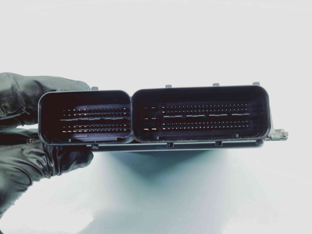 Calculator motor ECU Volkswagen Touran (1T3) [Fabr 2010-2015] 03L906023PG 1.6 TDI CAYC 77KW / 105CP 1.6 TDI CAYC 77KW / 105CP