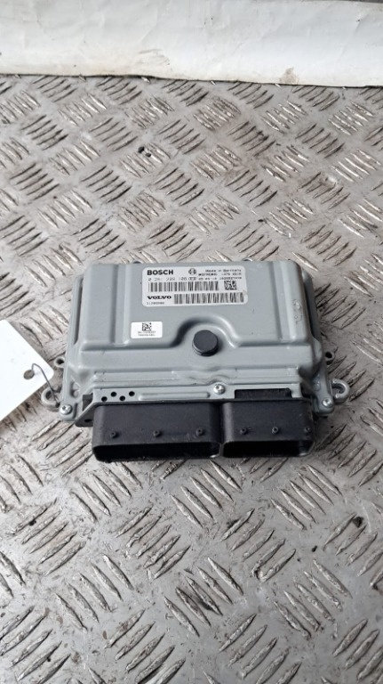 Calculator motor ECU Volvo V70 2.5 T B5254T11 an fab. 2010 cod 31286086 / 0261209108