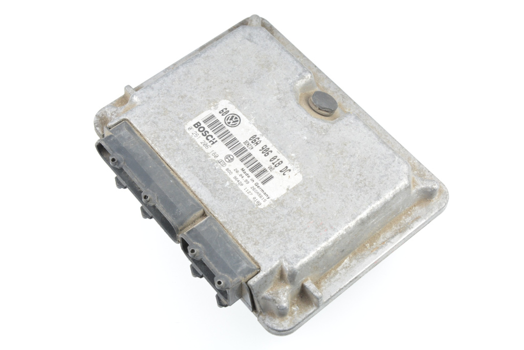 Calculator Motor / Ecu Vw Bora (1J) 1998-2005 2.0 Benzina 0261206180, 06A906018Dc Bosch