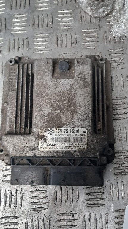 Calculator motor ECU Vw Crafter 2.5 TDI cod motor BJK ,an 2009 cod 074906032AT / 0281014133