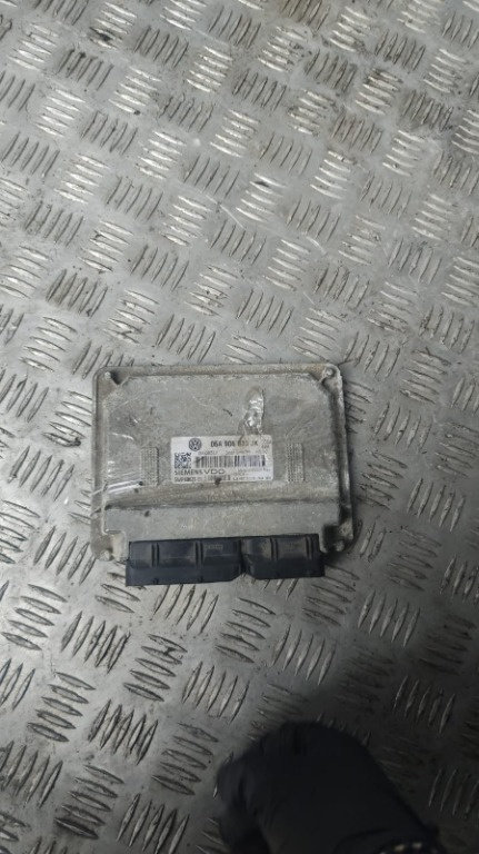 Calculator motor ECU Vw Golf 6 1.6 MPI cod motor CCS hatchback an 2010 cod 06A906033JK