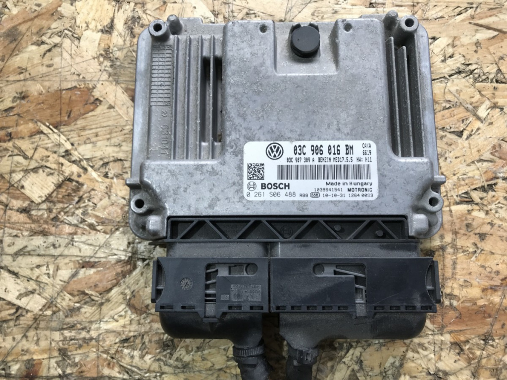 Calculator motor ECU VW Golf Plus Facelift hatchback 2011 (03C906016BM)