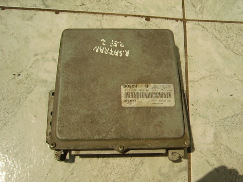 Calculator motor fara cip Renault Safrane 2.5i; Bosch 0 261 204 012