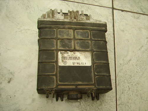 Calculator motor fara cip VW Passat B3 1.8i; Bosch 0 261 200 752/753
