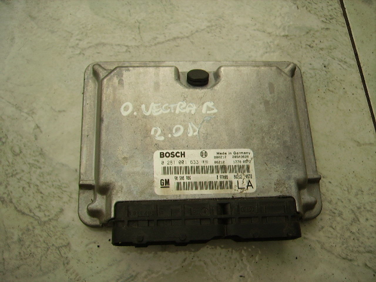 Calculator motor (incomplet) Opel Vectra B 2.0d; Bosch 0 281 001 633