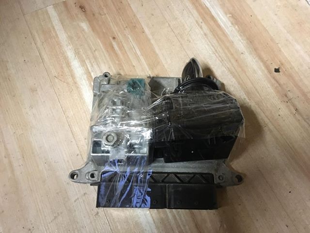 Calculator motor Kit complet Mercedes C class w204 2008