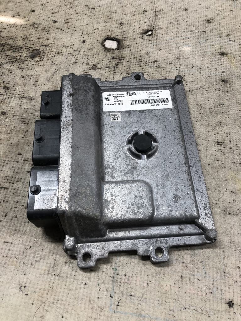 Calculator motor Opel Crossland X 1.2 Benzina 2018, 9819657880