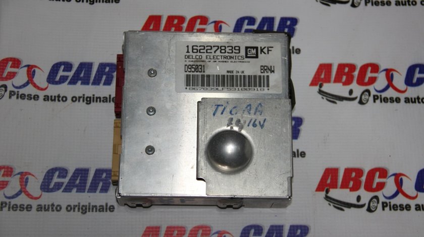 Calculator motor Opel Tigra A 1.4 Benzina cod: 16227839 / D95031 / 0281001427KF model 2000