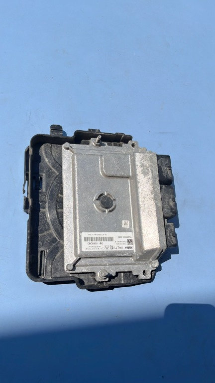 Calculator motor Peugeot 208 1.2 VTI , cod motor HMZ, an de fabricatie 2015 cod 9811545080