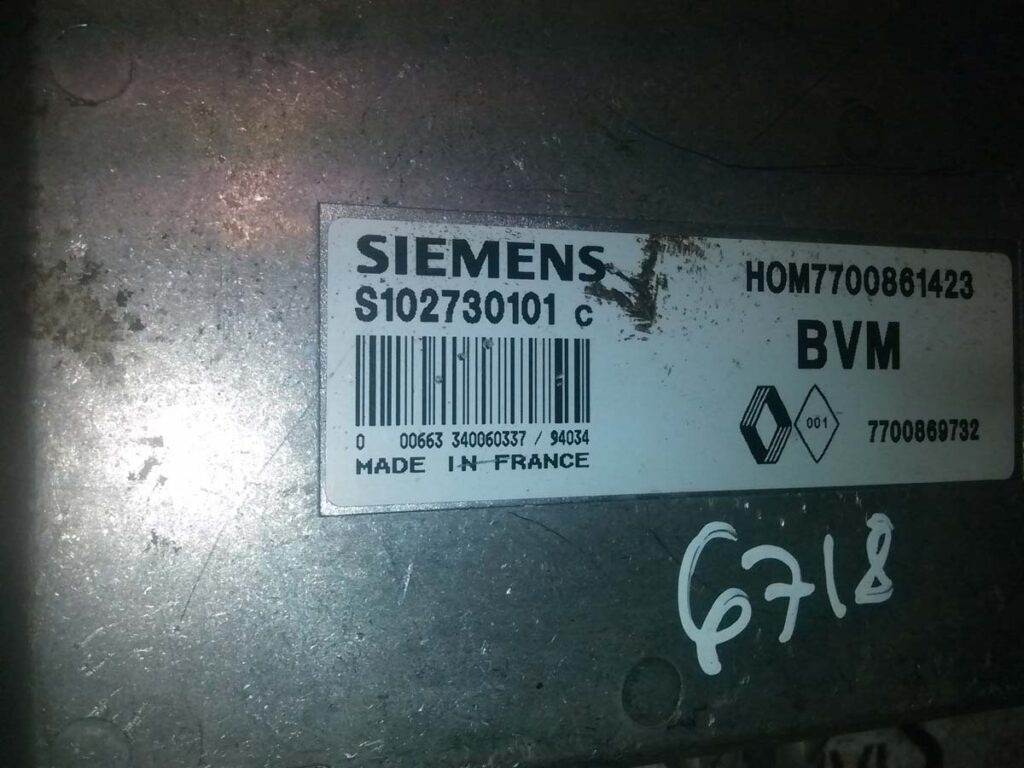 Calculator Motor RENAULT 19 HOM 7700861423 / HOM7700861423 / 7700869732 / S102730101 C / S102730101CHOM 7700861423 / HOM7700861423 / 7700869732 / S102730101 C / S102730101C
