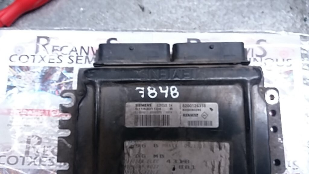 Calculator Motor SIEMENS RENAULT MEGANE SCENIC S118301104 B / S118301104B / SIRIUS 34 / SIRIUS34 / 8200124318 / 8200080285,