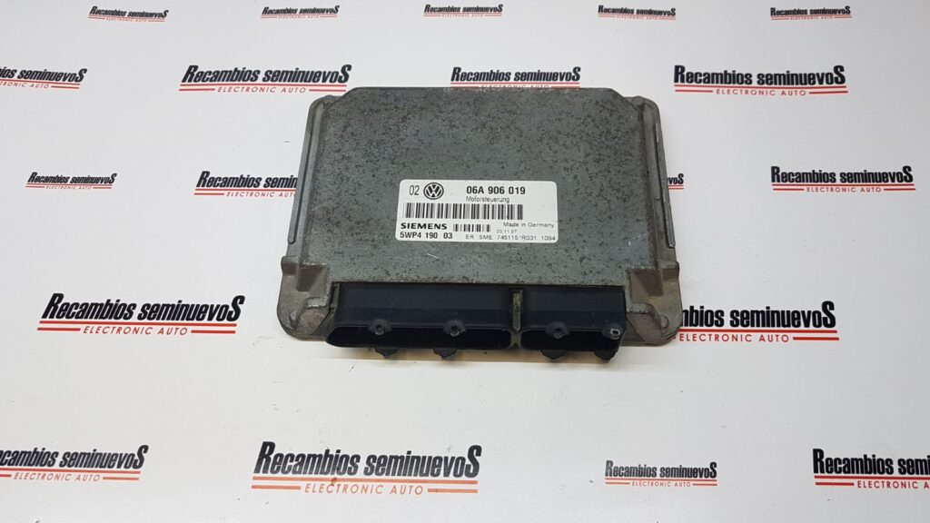 Calculator Motor SIEMENS VOLKSWAGEN GOLF 06A 906 019 / 06A906019 / 5WP4 190 03 / 5WP41900306A 906 019 / 06A906019 / 5WP4 190 03 / 5WP419003