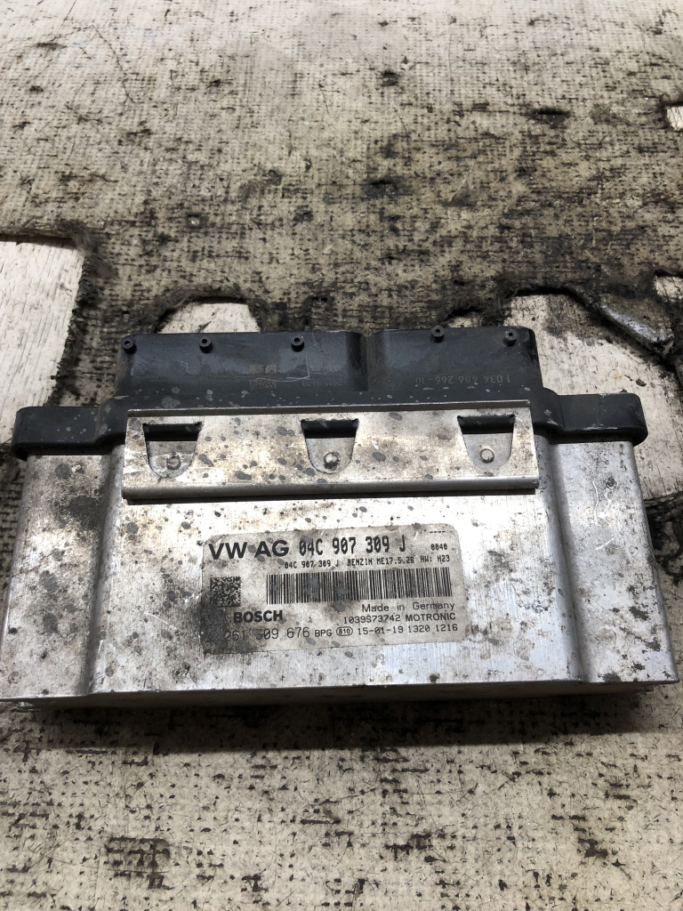Calculator motor Skoda Fabia 3 1.0 Benzina 2015, 04C907309J