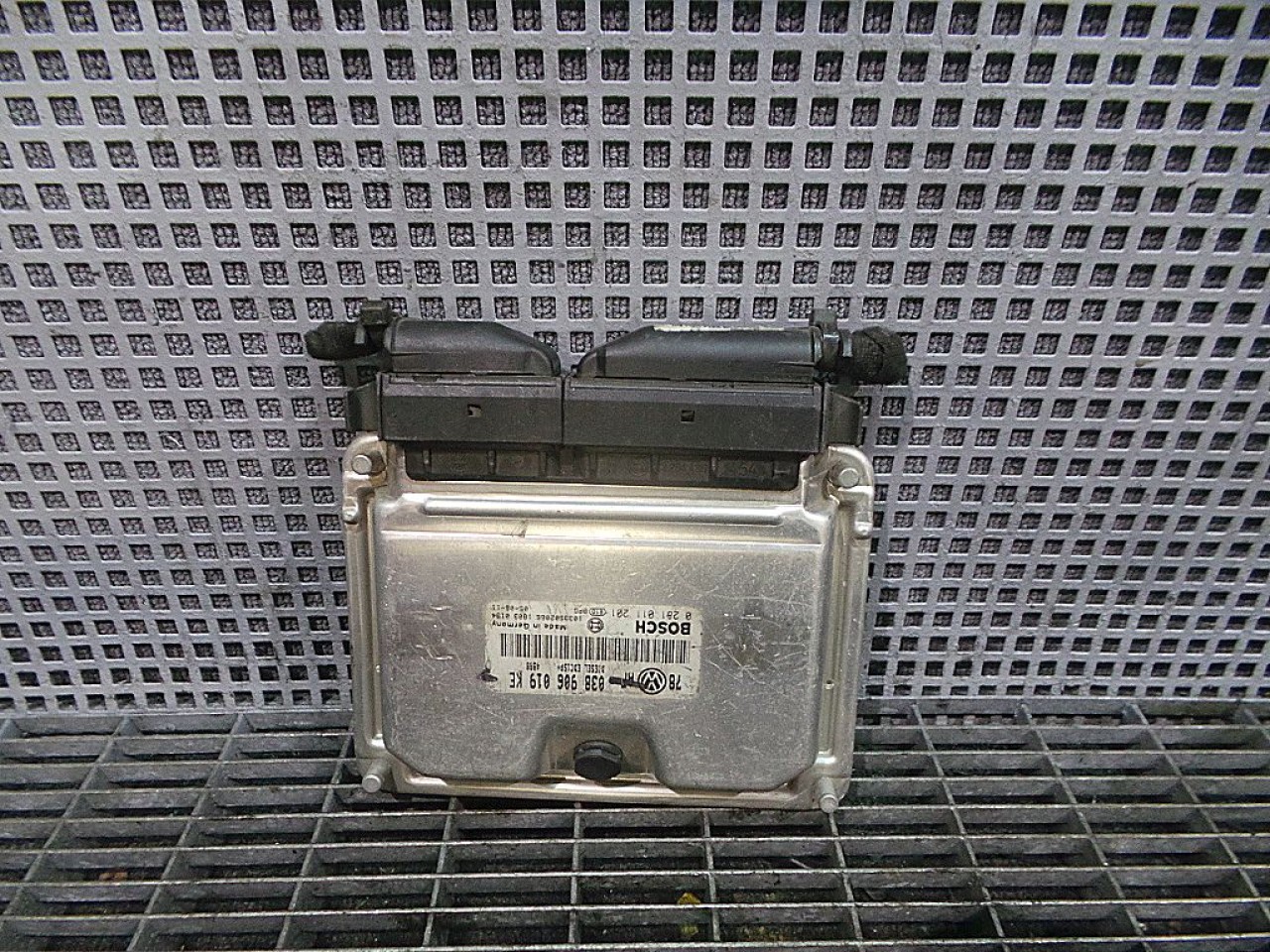 CALCULATOR MOTOR SKODA SUPERB 1.9 TDI - (2001 2008)