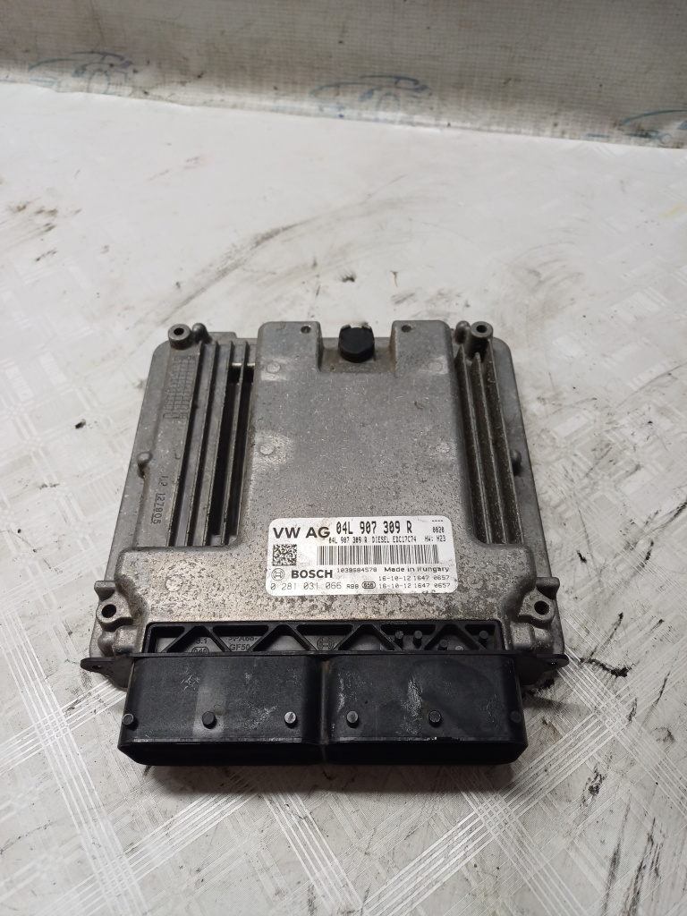 Calculator motor Volkswagen Passat B8 2.0 Motorina 2016, 04L907309R