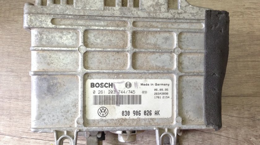 Calculator motor volkswagen polo 1 0 benzina 1996 cod 030906026AK