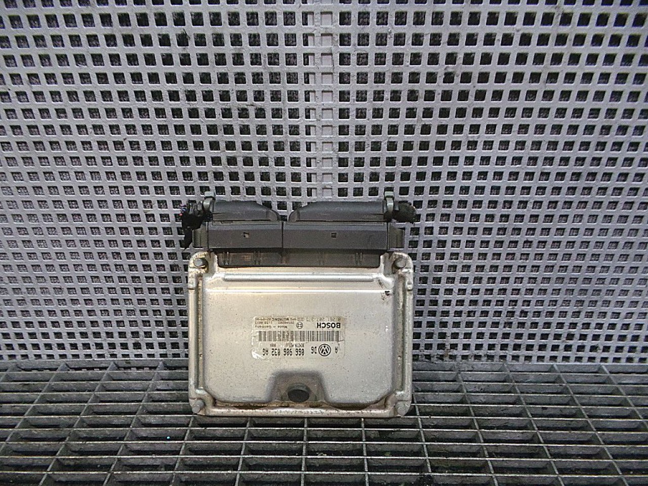 CALCULATOR MOTOR VW GOLF IV 2.3 INJ - (1998 2004)