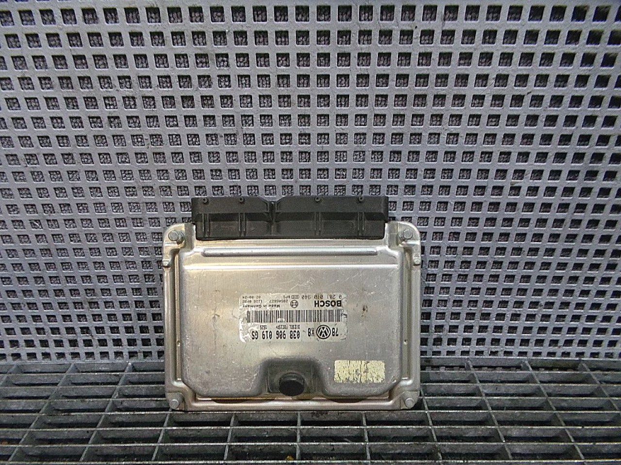 CALCULATOR MOTOR VW PASSAT 1.9 TDI - (20