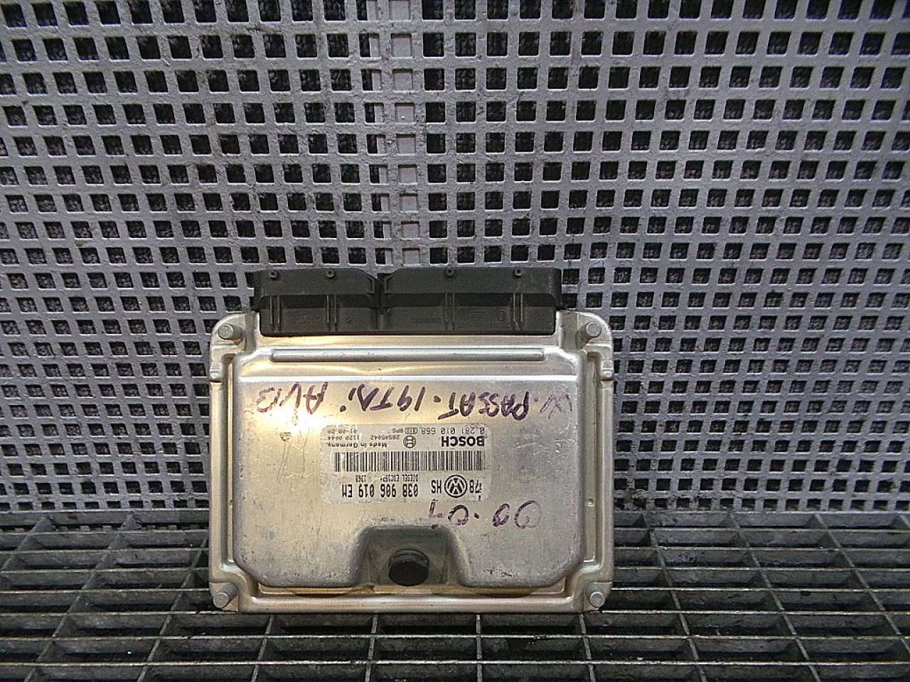 CALCULATOR MOTOR VW PASSAT 1.9 TDI - (2000 2004)
