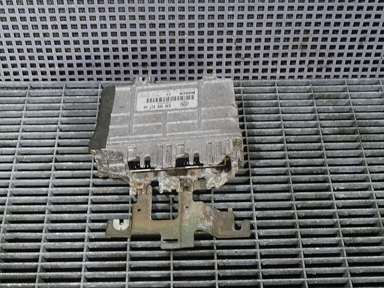 CALCULATOR MOTOR VW POLO POLO 1.4 INJ - (1994 1999)