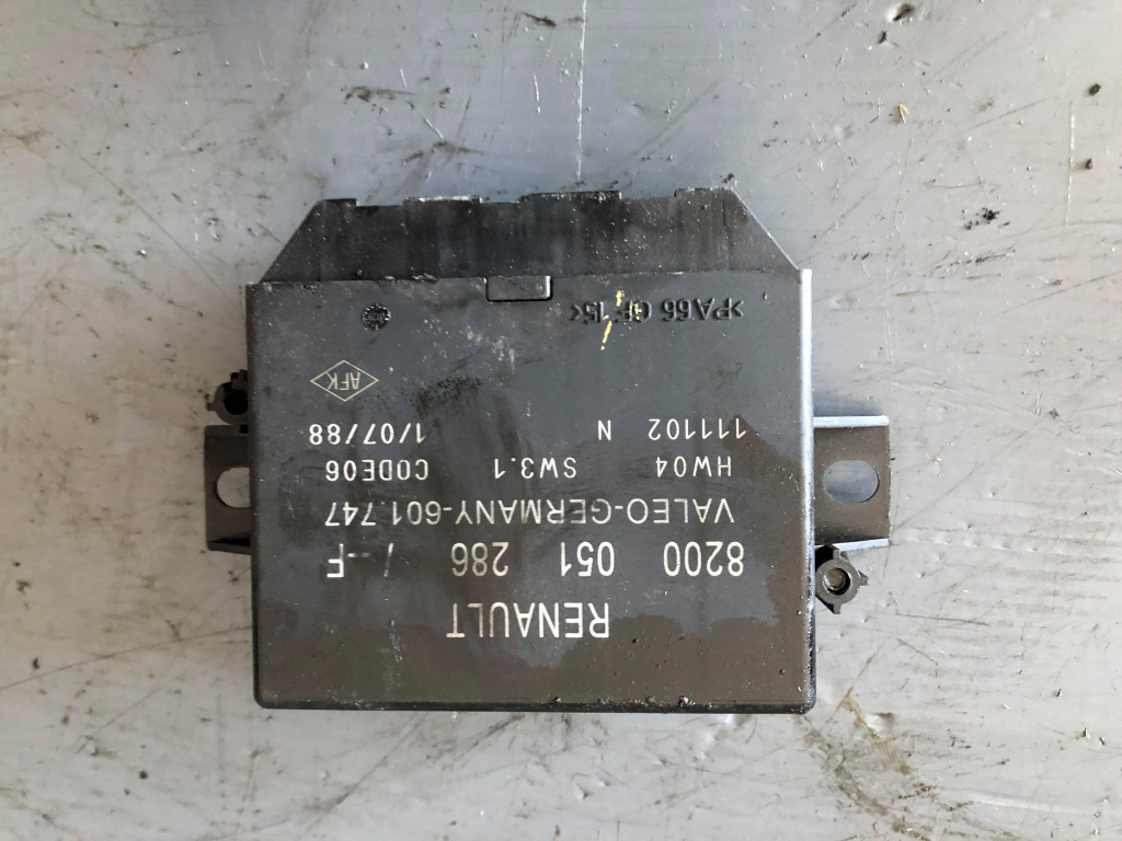 Calculator senzori parcare renault laguna 2 8200051286