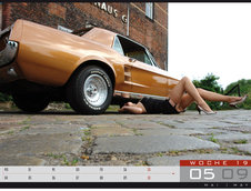 Calendar 2009: Fete si masini americane