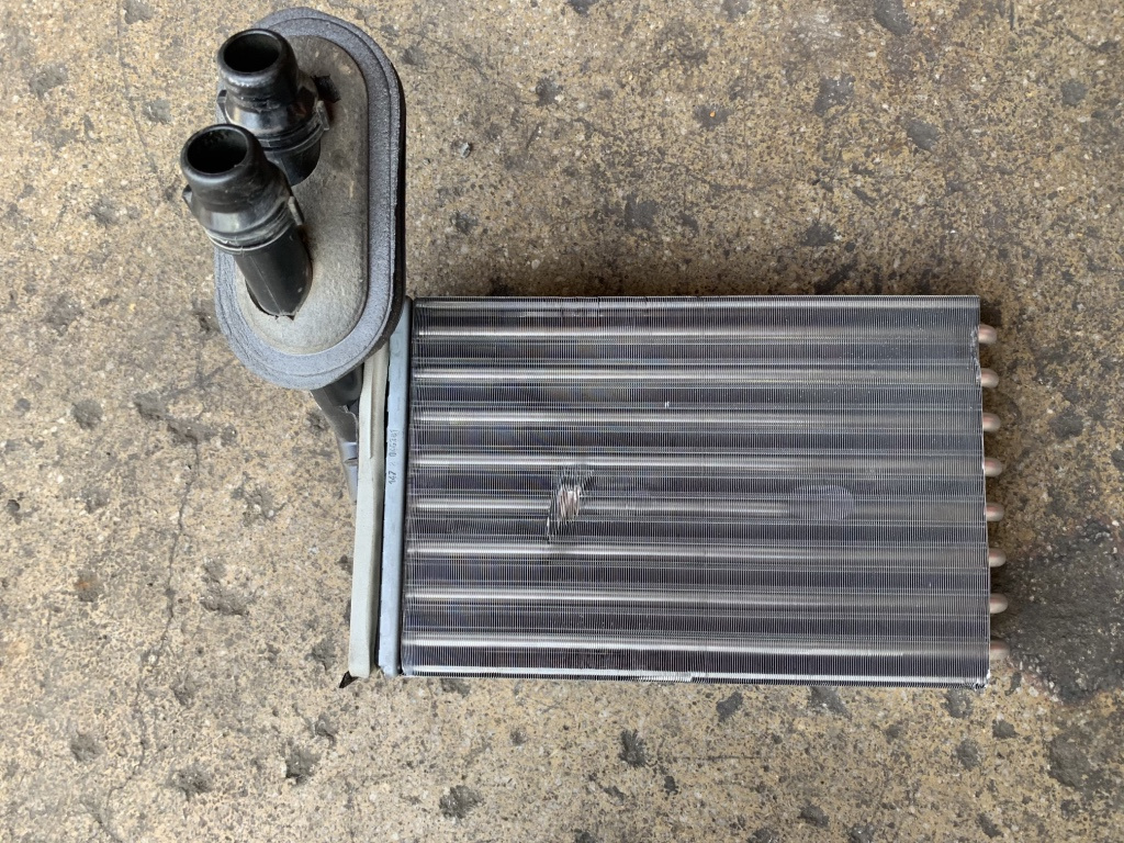 Calorifer Volkswagen VW Bora [1998 - 2005] Sedan 1.9 TDI MT (150 hp) (1J2)