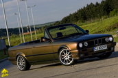 Cameleon Power: BMW E30 Cabrio by Dan