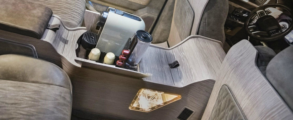 Camioneta americana e mai luxoasa decat un Mercedes S-Class in varianta Maybach. Cum arata acum Camioneta americana e mai luxoasa decat un Mercedes S-Class in varianta Maybach. Cum arata acum